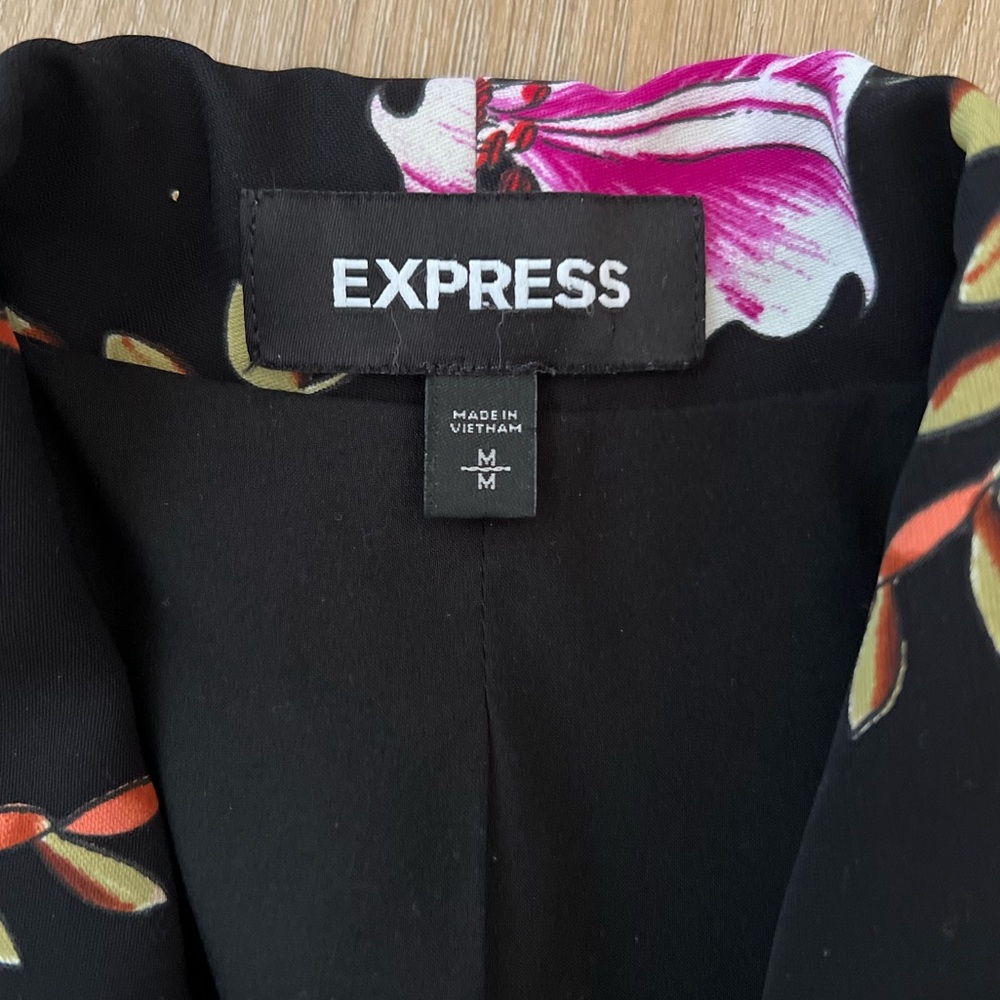 EXPRESS Floral Tie Sleeve Boyfriend Blazer EUC - Picture 10 of 11